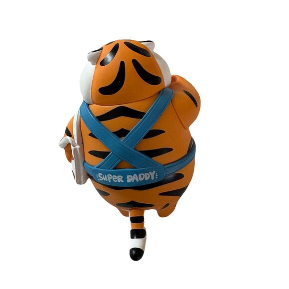 Funsim I’m Not Fat Tiger Pangs Loving Father Faithful Son Series “Super Daddy” - Picture 3 of 9